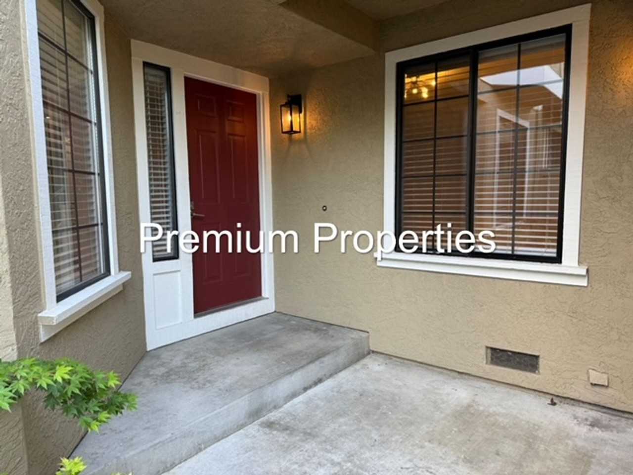 2024 Raphael Ct - Photo 3 of 31