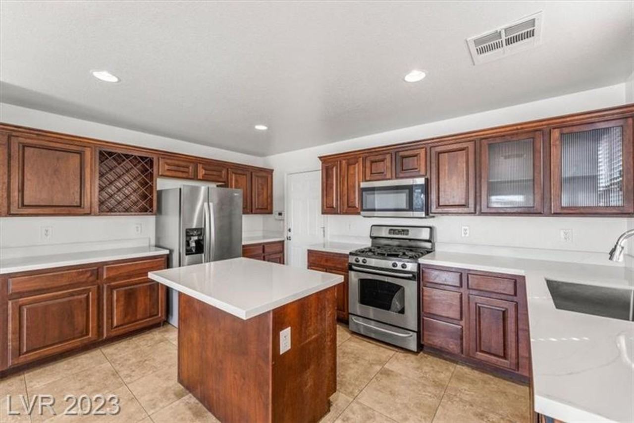 8932 Ryan Creek Ave - Photo 4 of 25