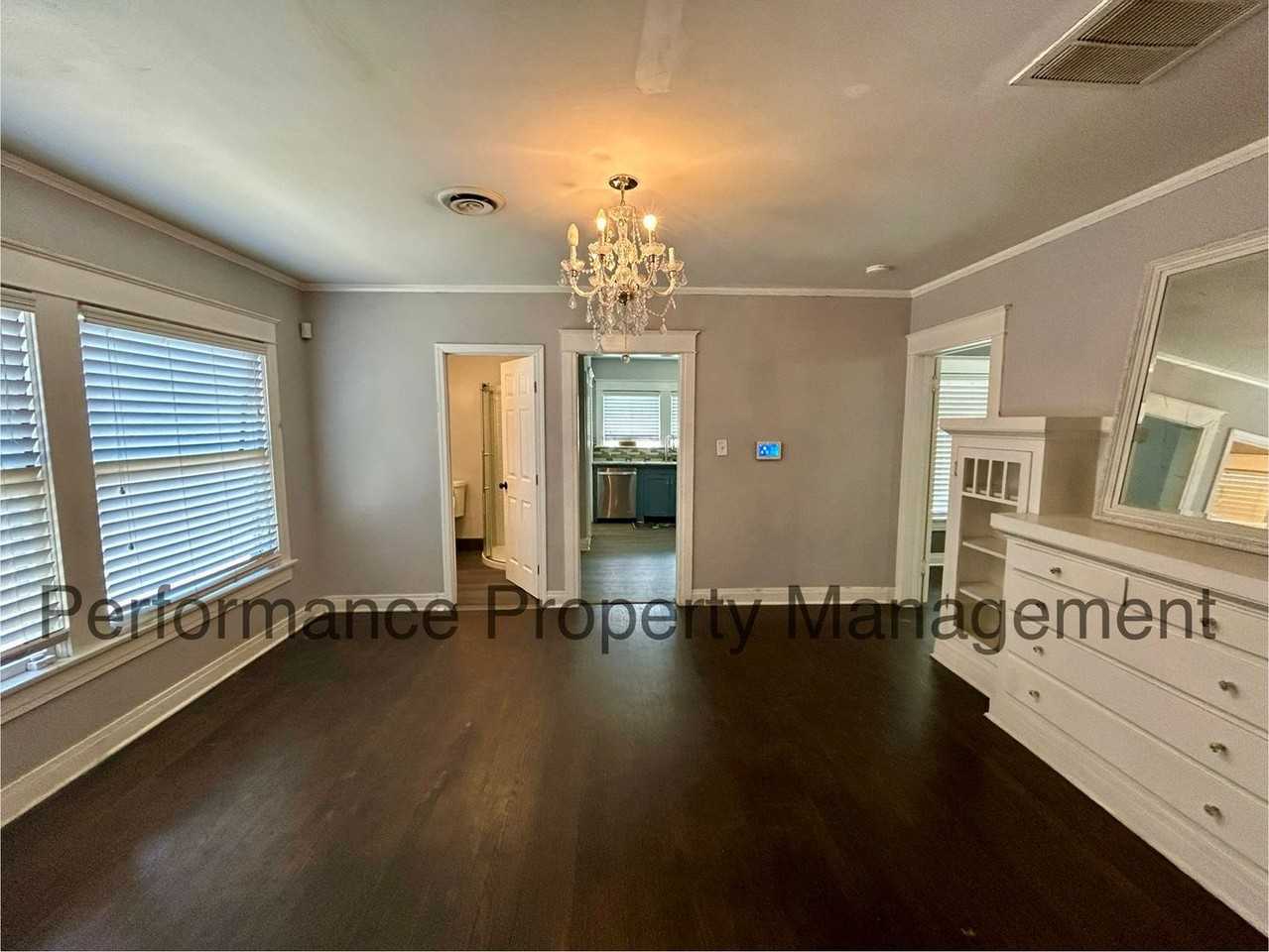 429 H St - Photo 3 of 13