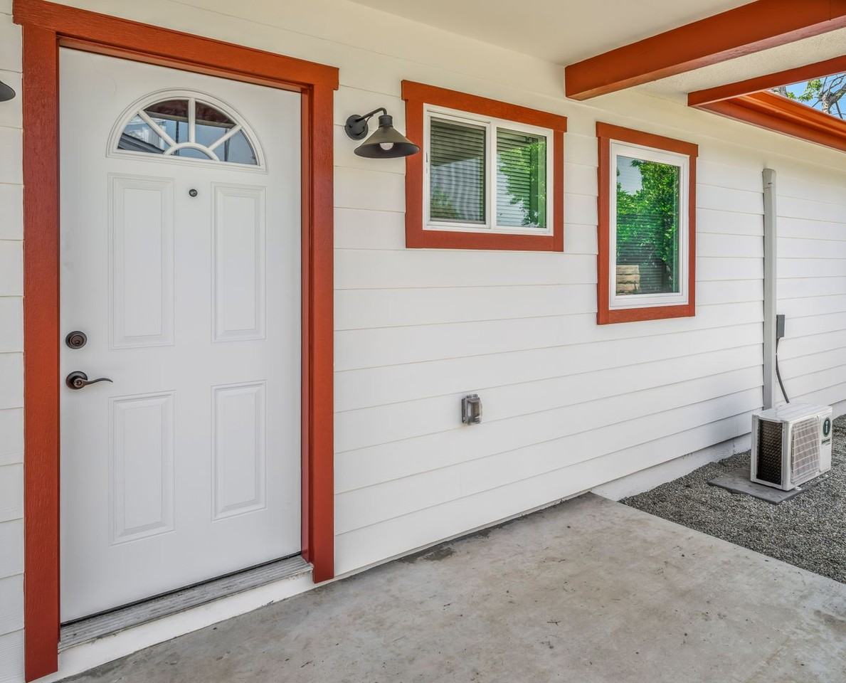 590 N Cambridge St. - Photo 3 of 25