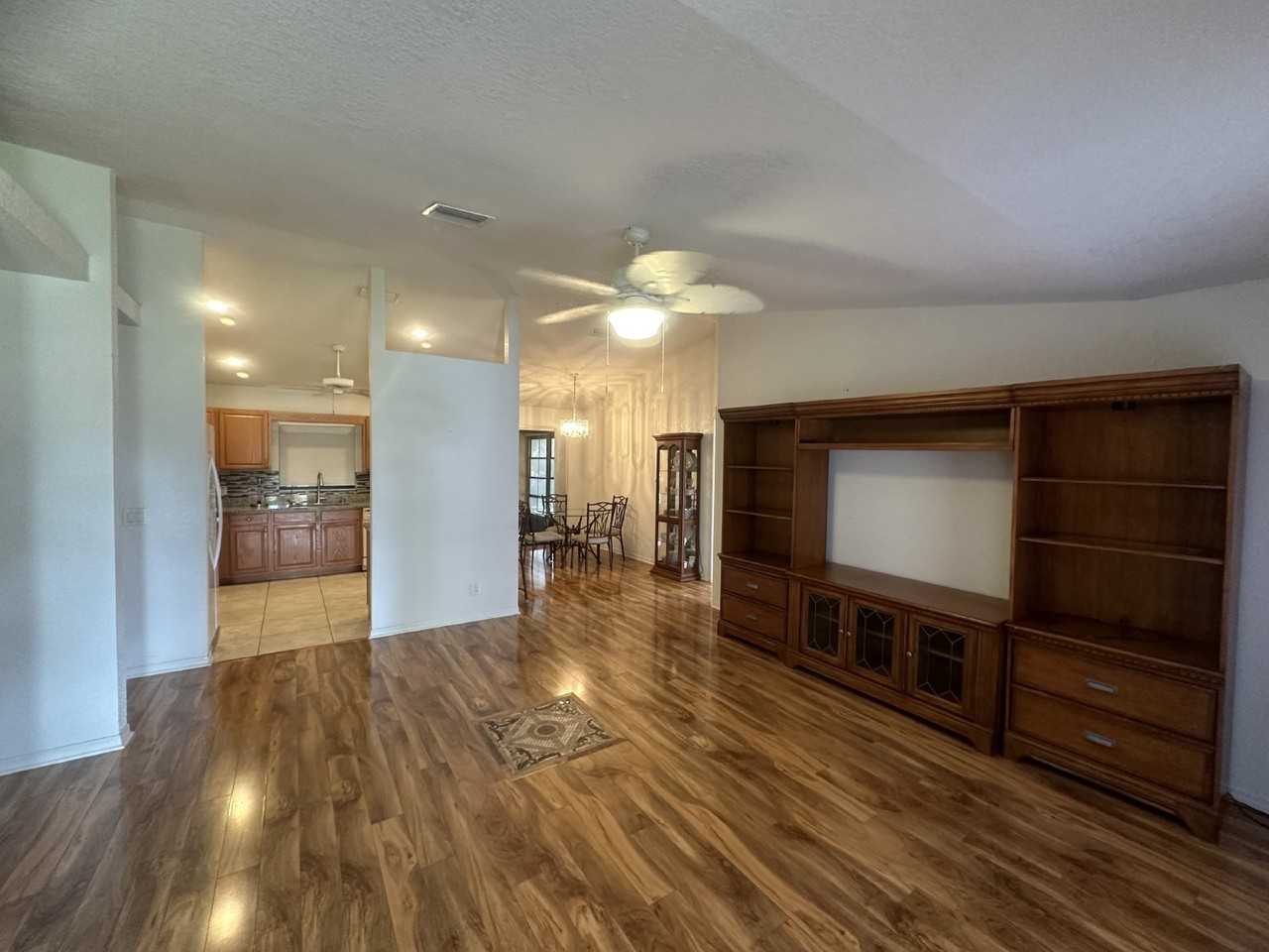 2306 Hidden Creek Cir - Photo 2 of 12