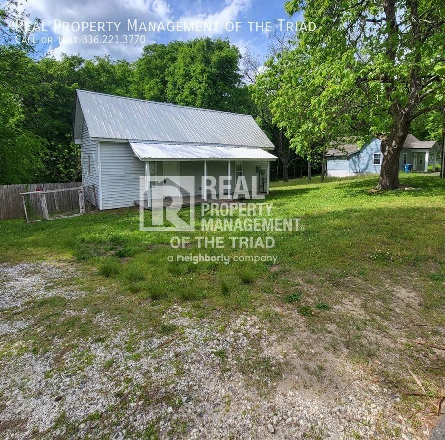 164 Riverside Dr - Photo 2 of 15