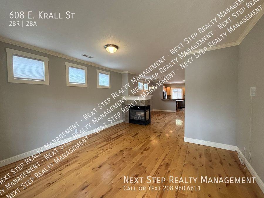 608 E Krall St - Photo 2 of 22