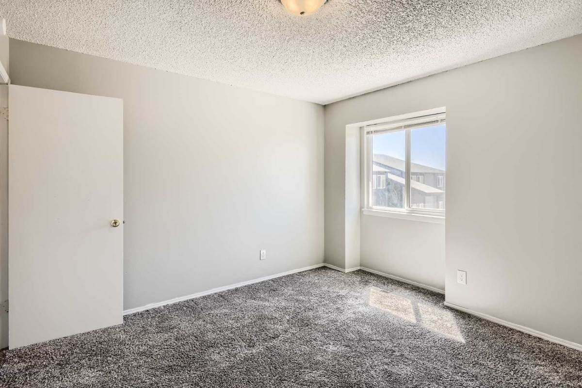 Mesa Vista Apartments - Photo 6 of 10