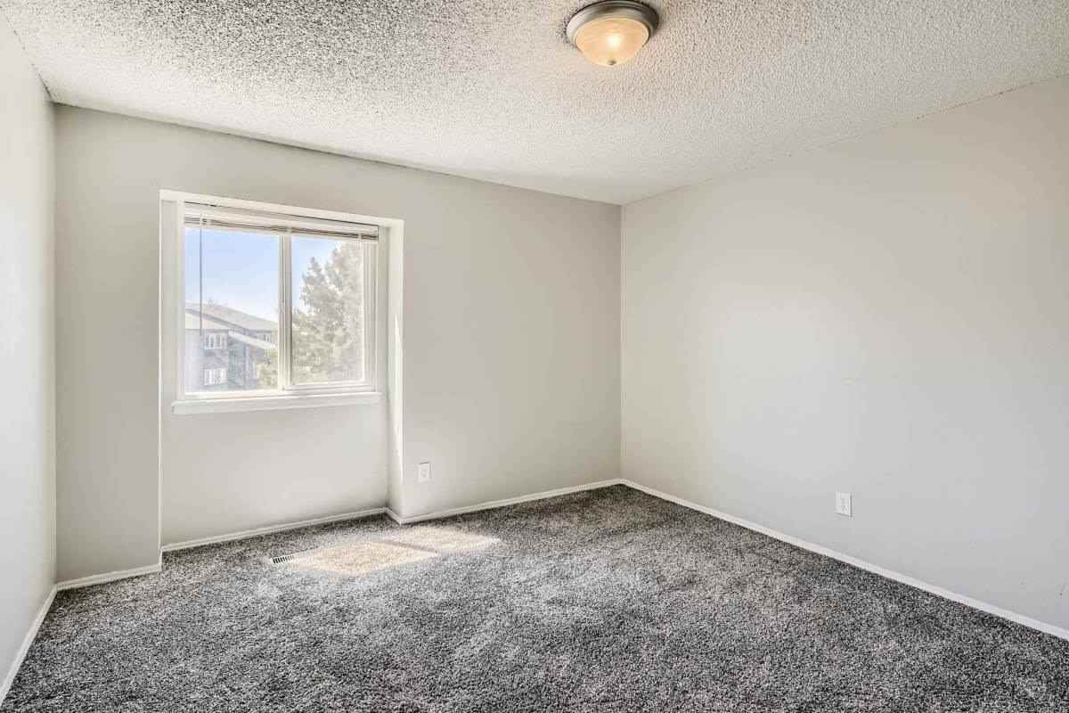 Mesa Vista Apartments - Photo 7 of 10