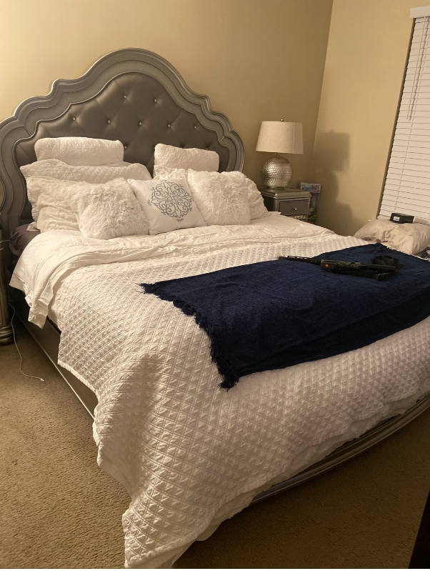 2572 Laurel Cir Nw - Photo 2 of 10