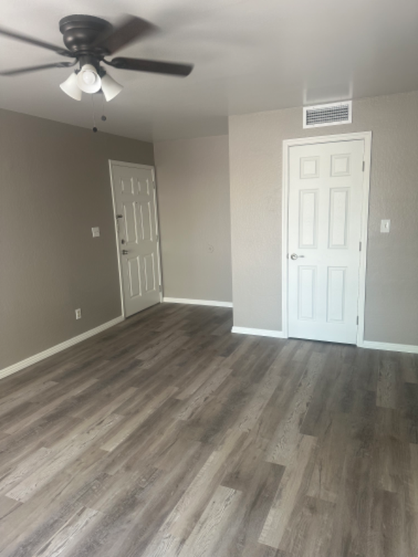 428 W 3rd Pl #4 - Photo 2 of 7