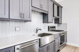 featured image of 7652 Madison St