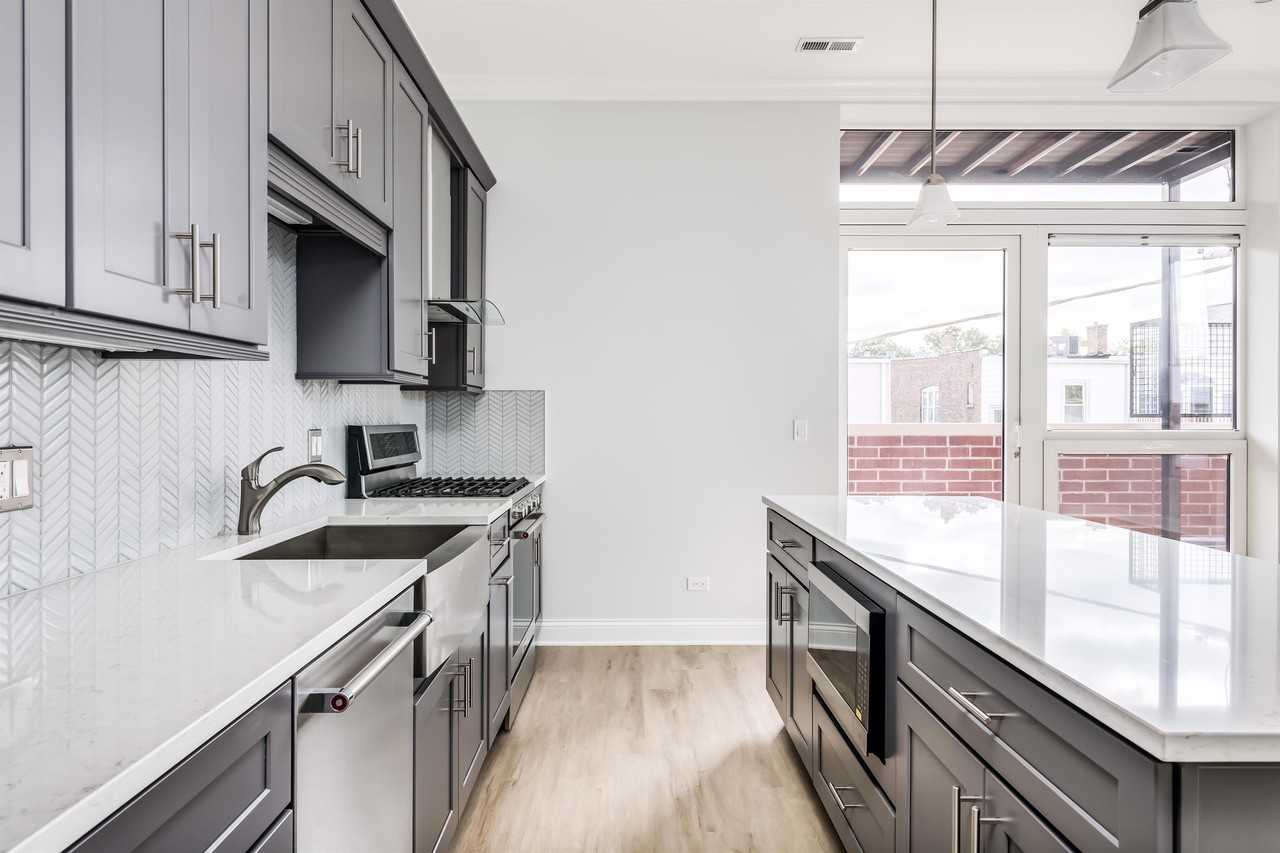 7652 Madison Street - Photo 4 of 50