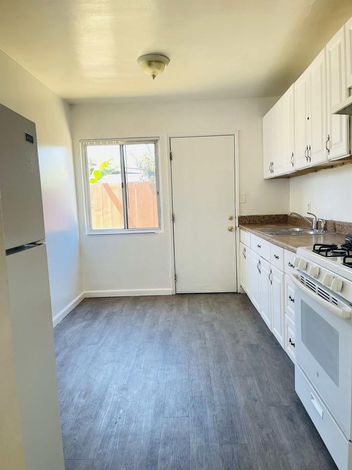 625-39 E 3rd St - Photo 2 of 13