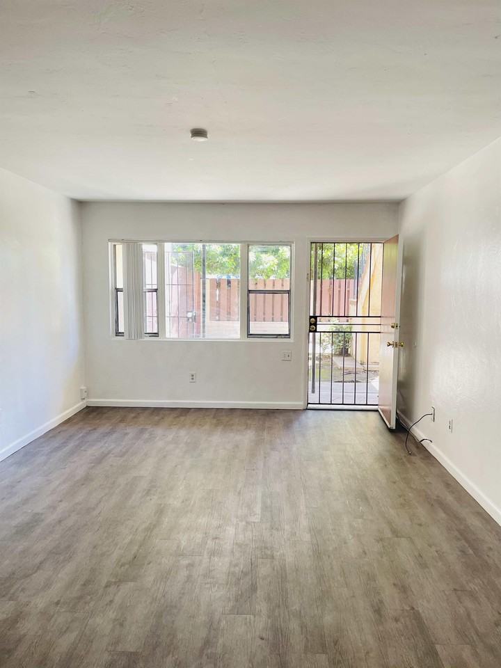 625-39 E 3rd St - Photo 3 of 13