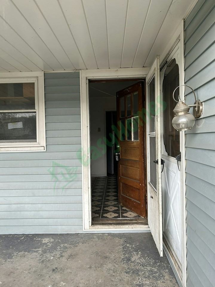 2416 Warwood Ave - Photo 2 of 13