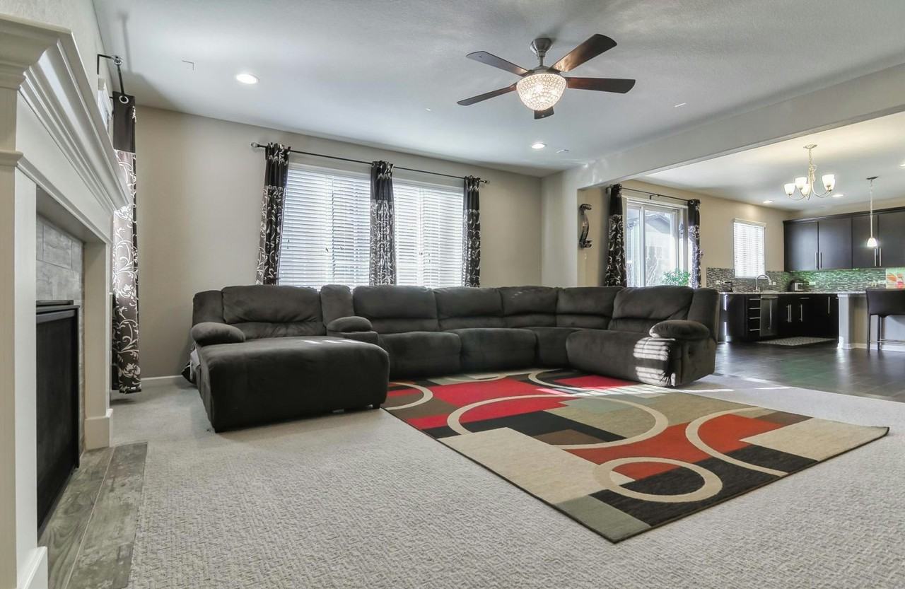 13897 Ashgrove Circle - Photo 4 of 10
