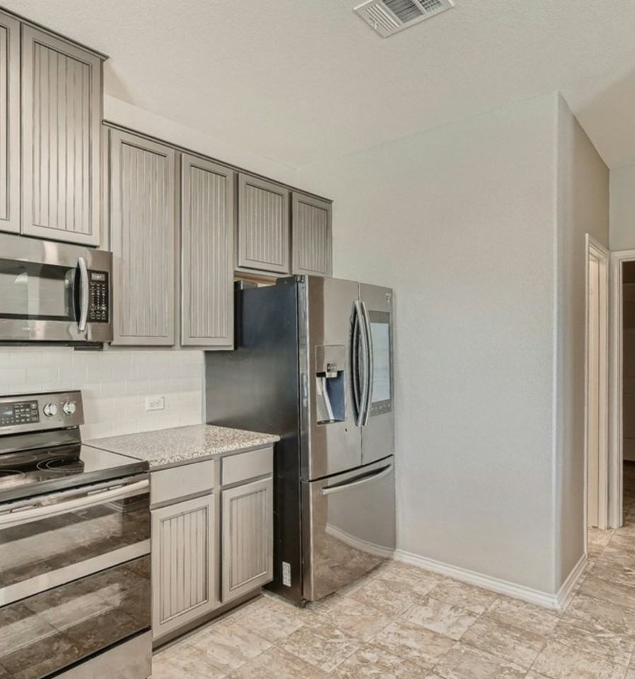 19219 Zachary Taylor Street - Photo 5 of 12