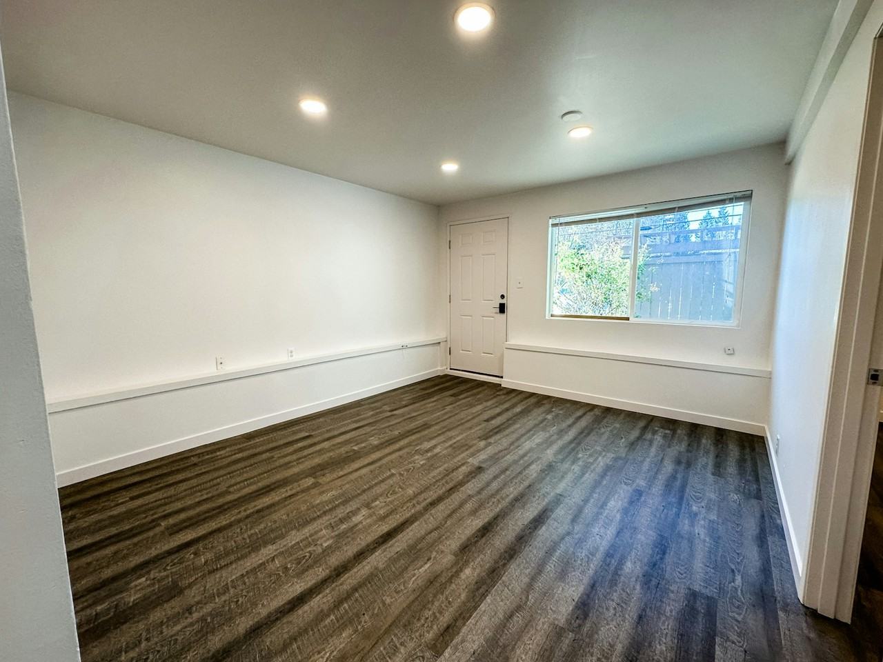 2829 101st Avenue Northeast, Unit A - Photo 3 of 22