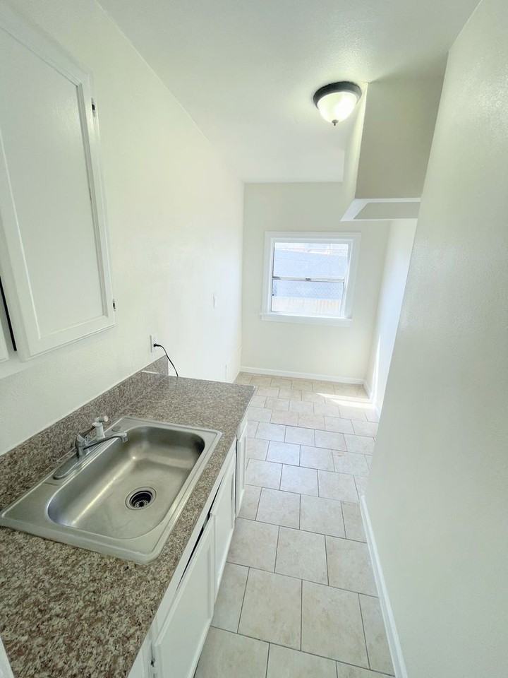 239 W. 25th Street - Photo 3 of 5