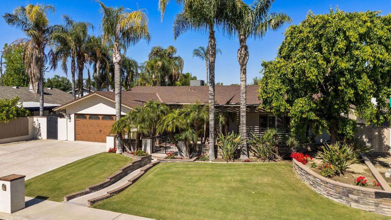 605 N El Rio Dr - Photo 2 of 50