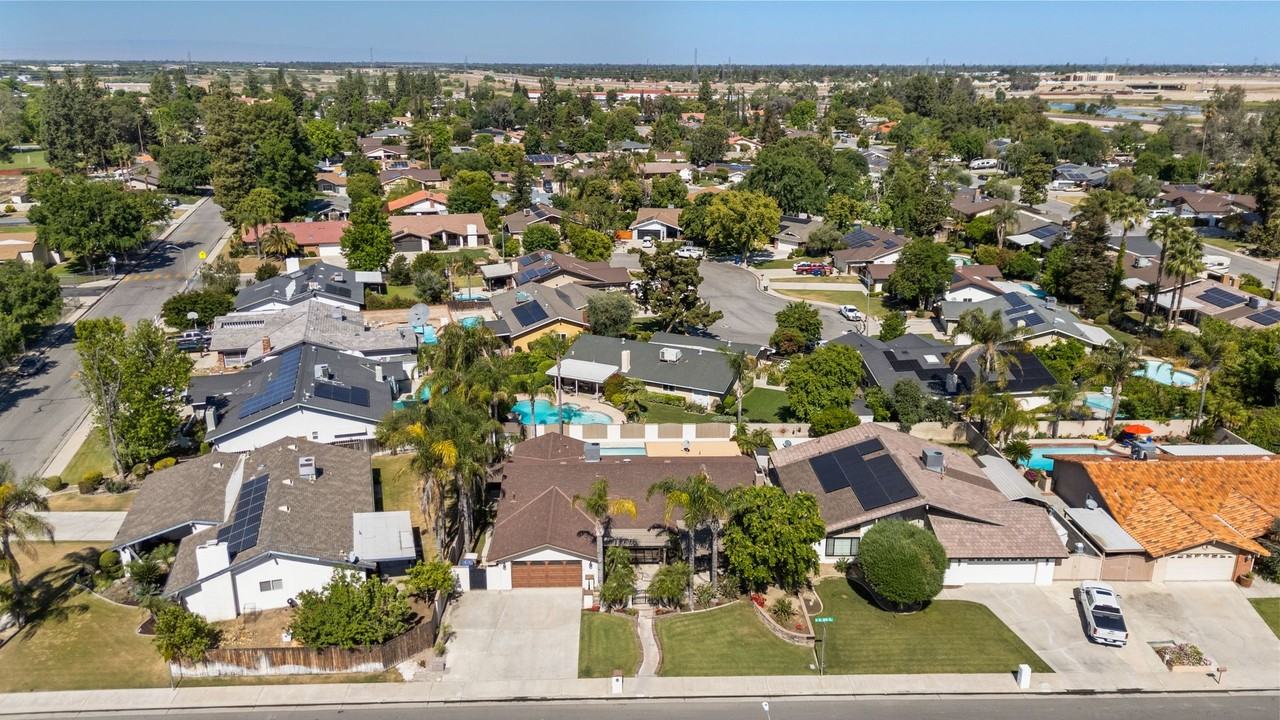 605 N El Rio Dr - Photo 4 of 50