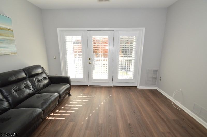 1015 Brookfield Glen Dr - Photo 2 of 24