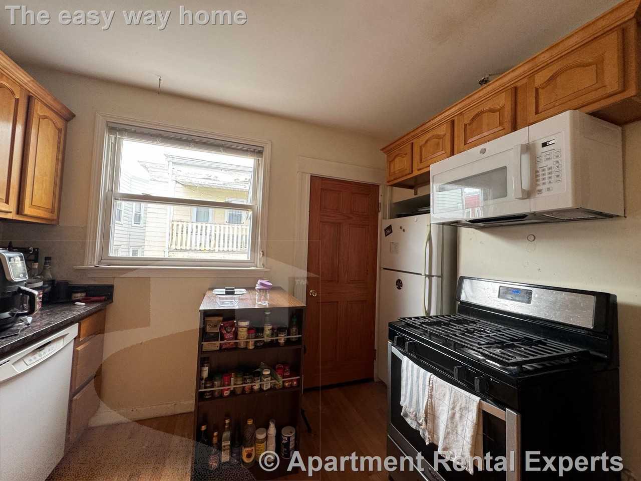 33 Magnus Ave #3 - Photo 3 of 18