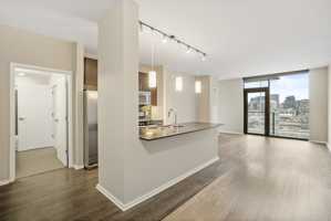 featured image of 123 N Desplaines St