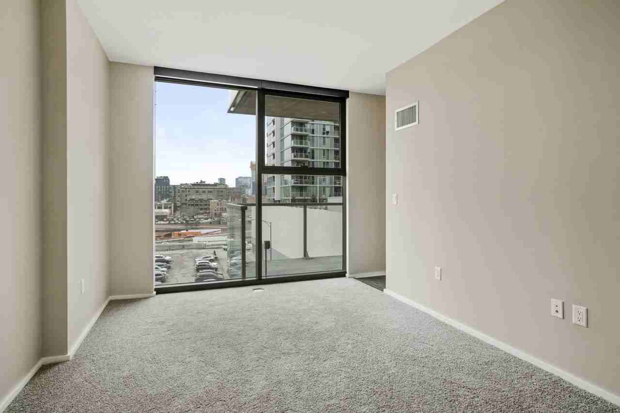 123 N Desplaines St - Photo 6 of 23