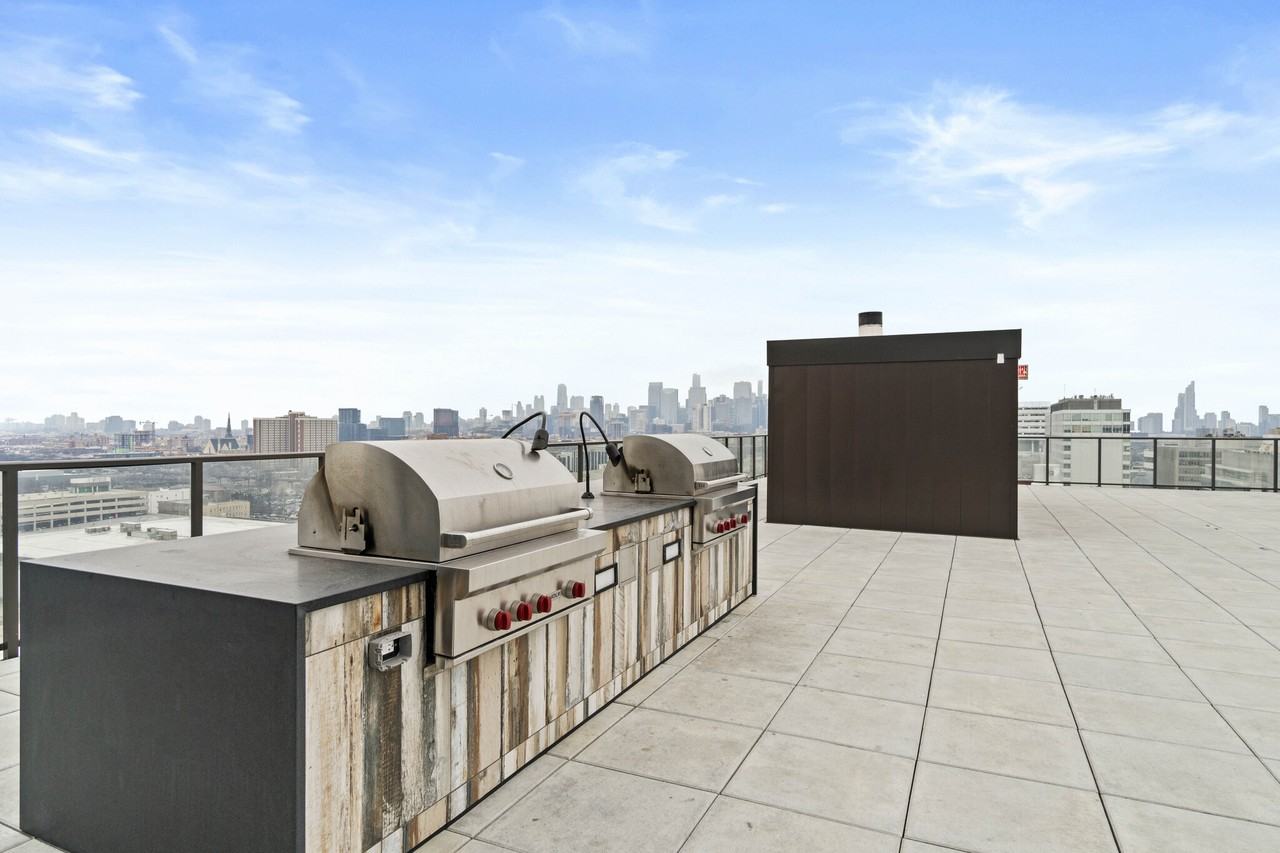 1922 W Ogden Ave - Photo 7 of 16