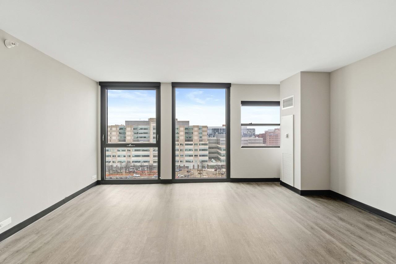 1922 W Ogden Ave #3-2 - Photo 2 of 20