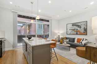 1050 W Monroe St #3-2 - Photo 1 of 1