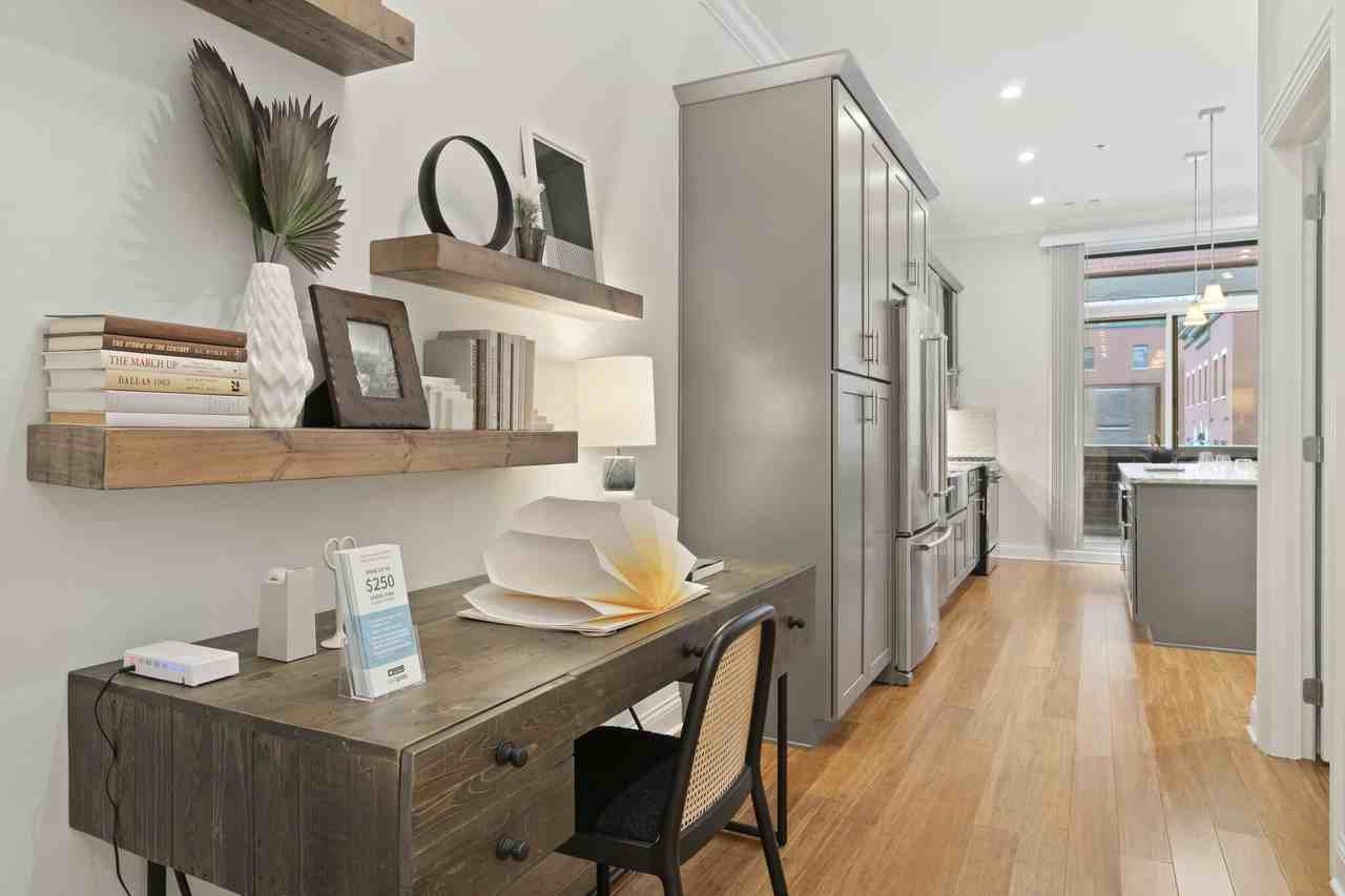 1050 W Monroe St #3-2 - Photo 6 of 19