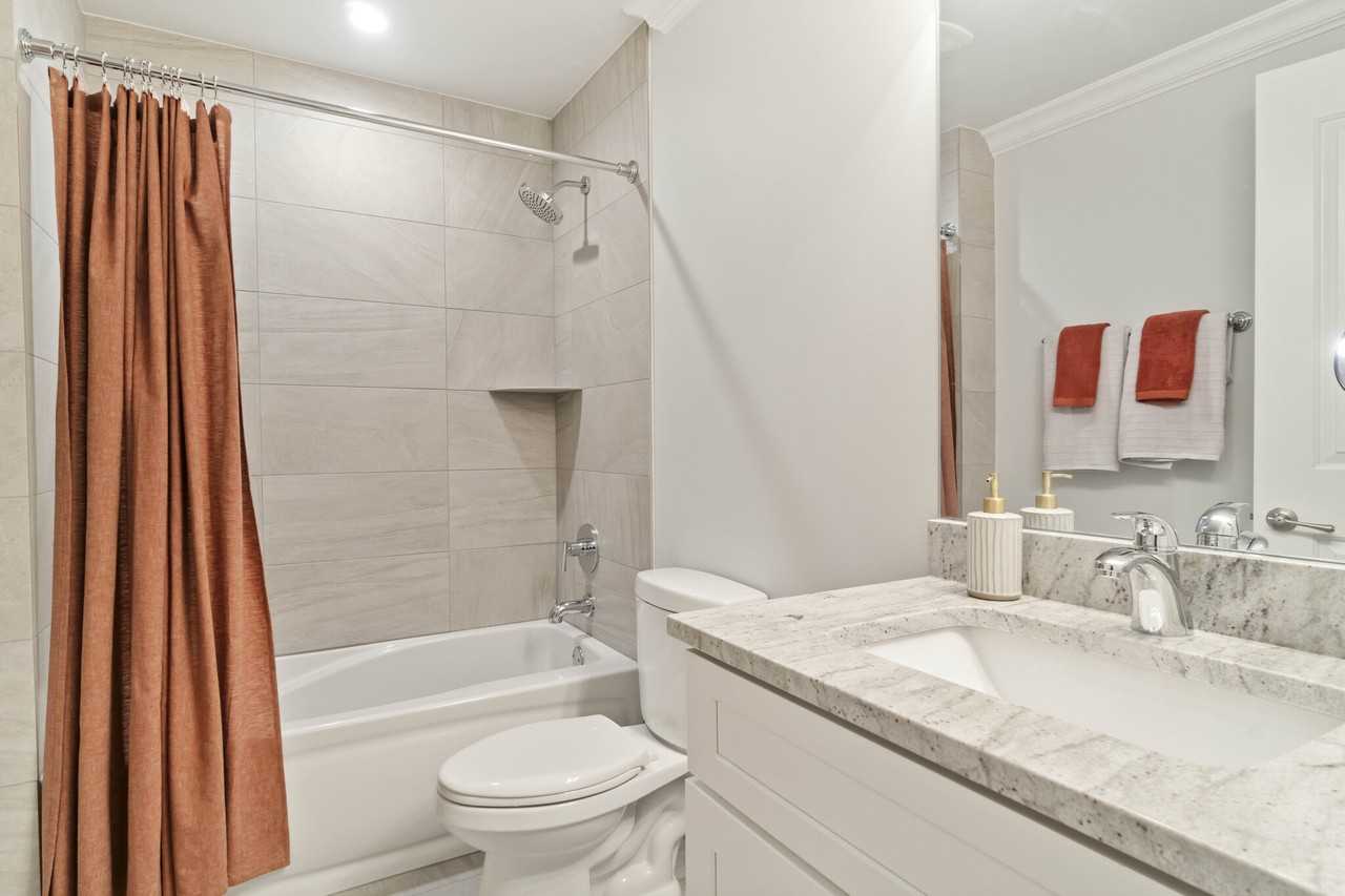 1050 W Monroe St #3-2 - Photo 7 of 19