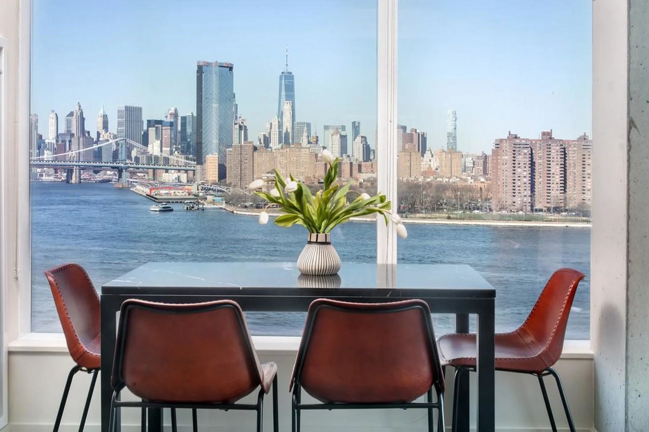 450 Kent Ave - Photo 2 of 12