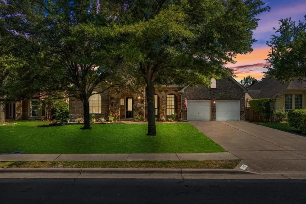 2127 Clear Lake Pl - Photo 2 of 27