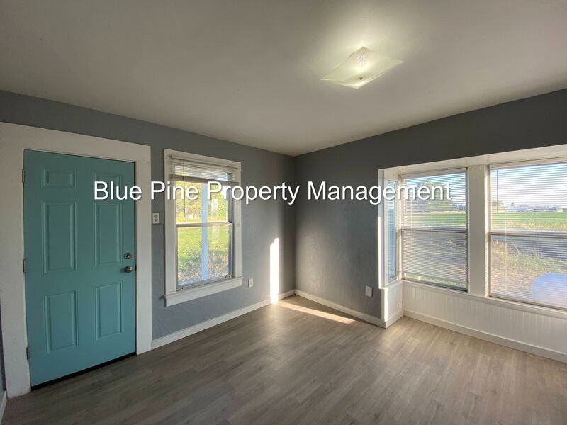 12381 N 15th E - Photo 4 of 15