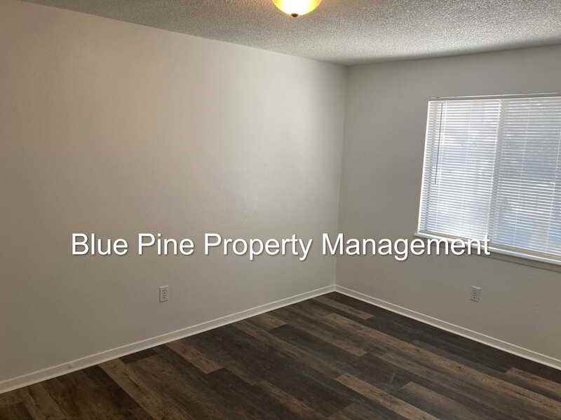 411 Gladstone St #2 - Photo 4 of 7