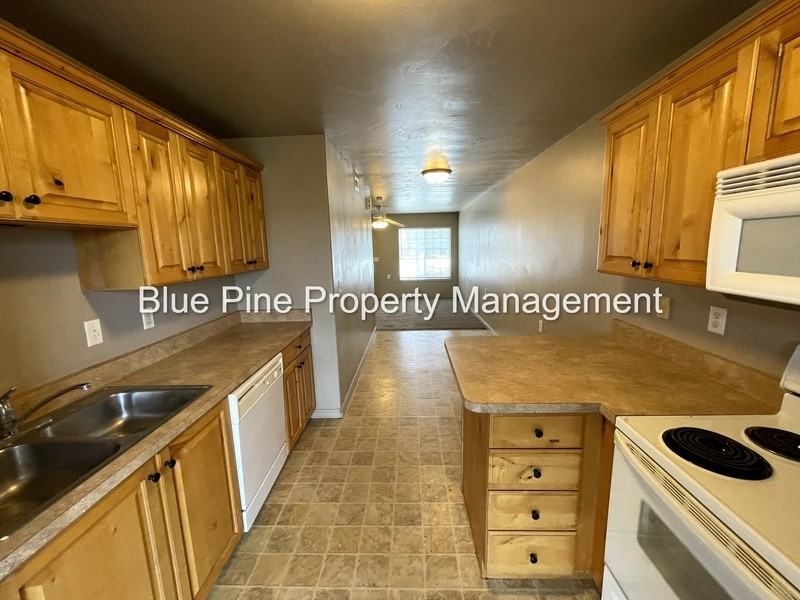 2866 Hunters Loop #503 - Photo 6 of 12