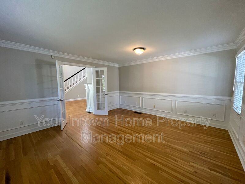 1207 Oglethorpe Ave Ne - Photo 7 of 43