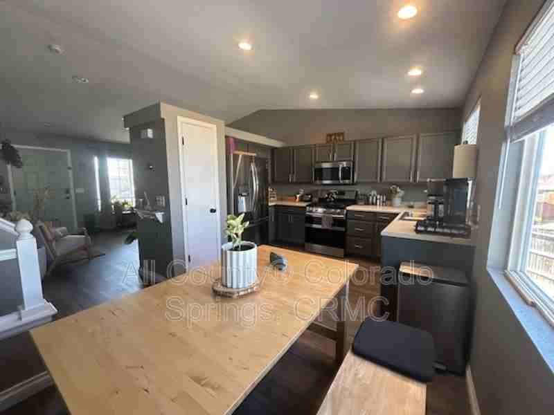 6160 Grand Mesa Dr - Photo 4 of 18
