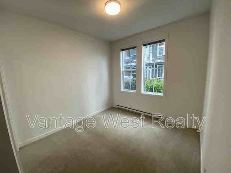 3201 Richter St - Photo 3 of 14