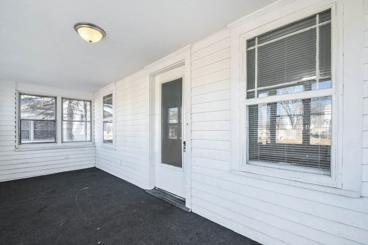 1246 Diamond Ave - Photo 3 of 11