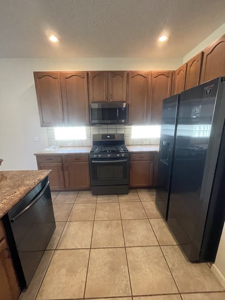 11211 Rapallo Ln - Photo 2 of 15