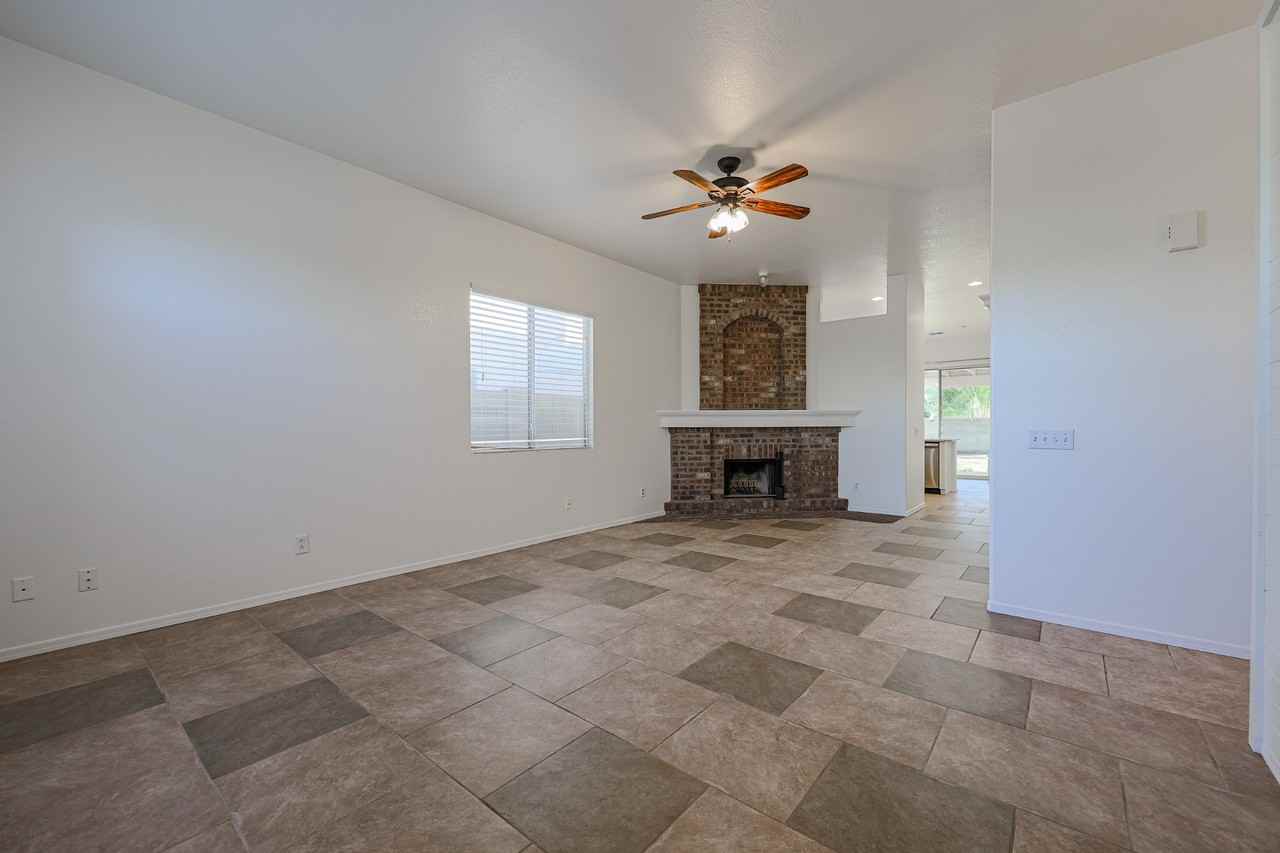 5163 W Megan St - Photo 4 of 31