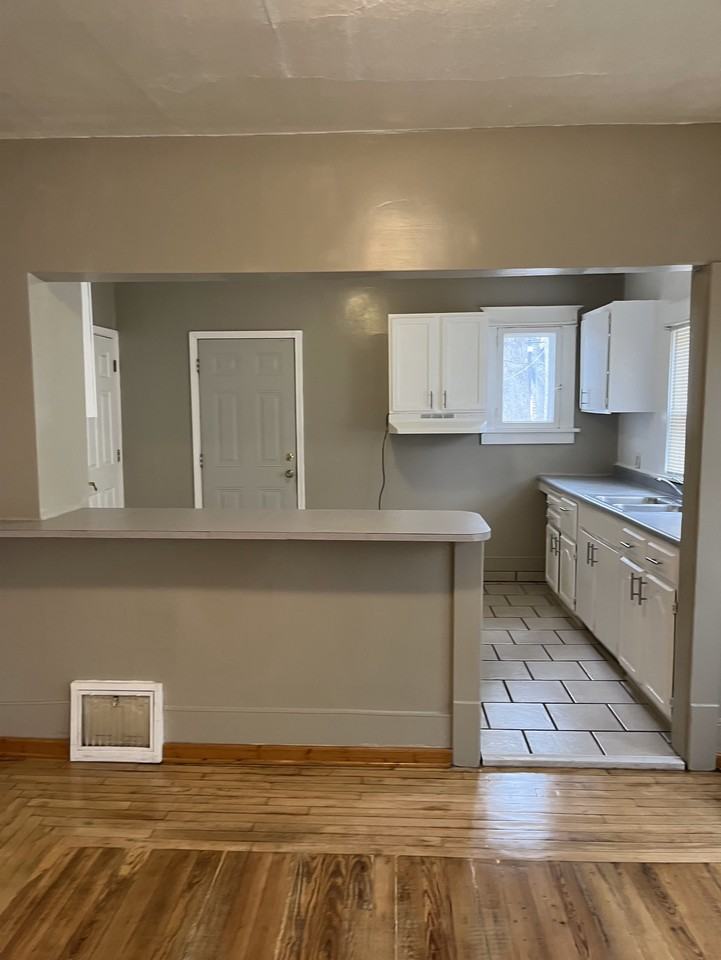 1763 Superior St - Photo 3 of 13