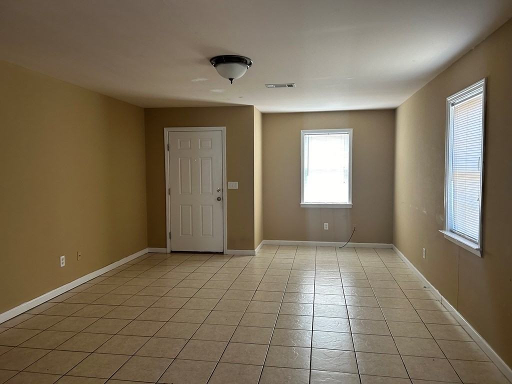 410 E Elm St Apt 7b - Photo 4 of 9