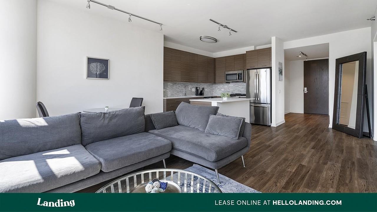347 W Chestnut St - Photo 5 of 50