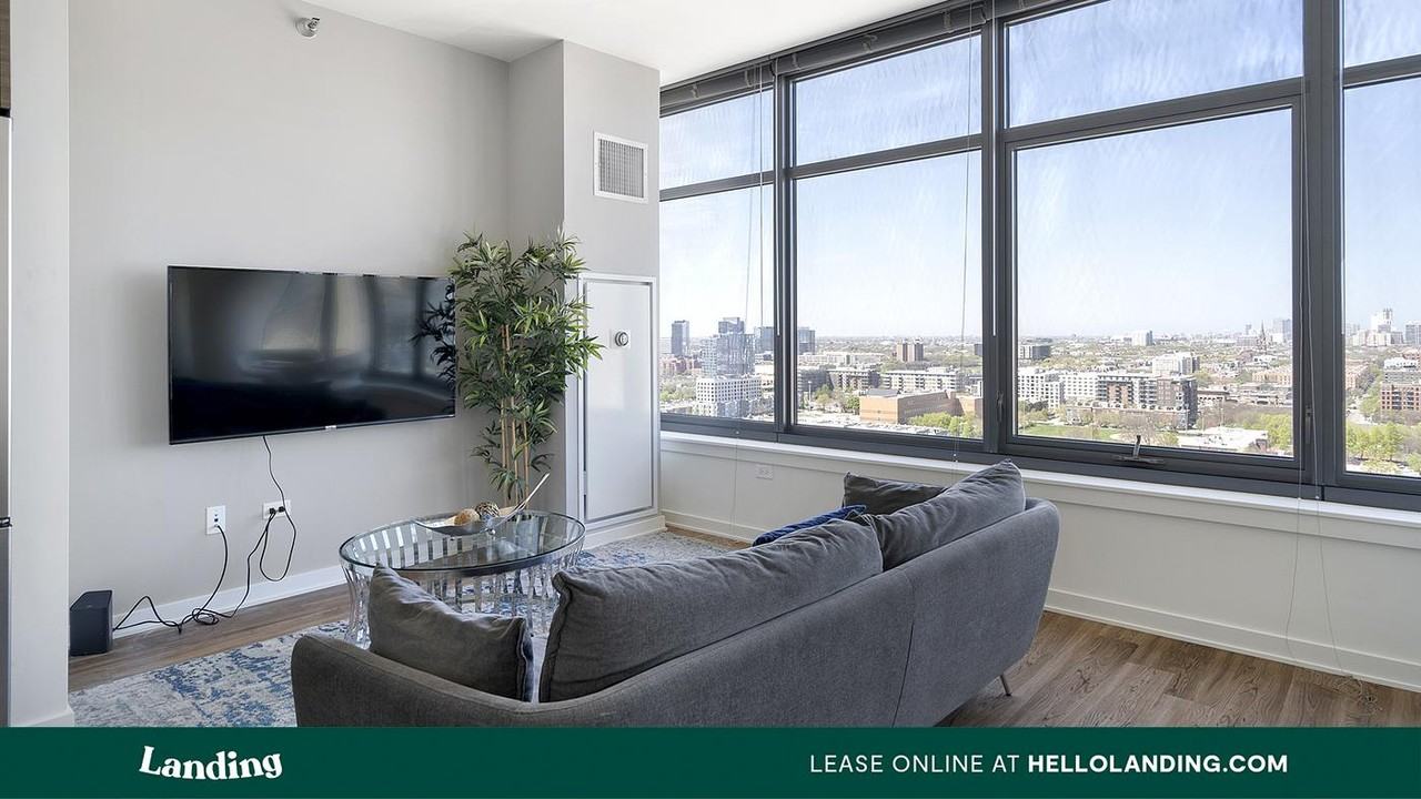 347 W Chestnut St - Photo 3 of 50