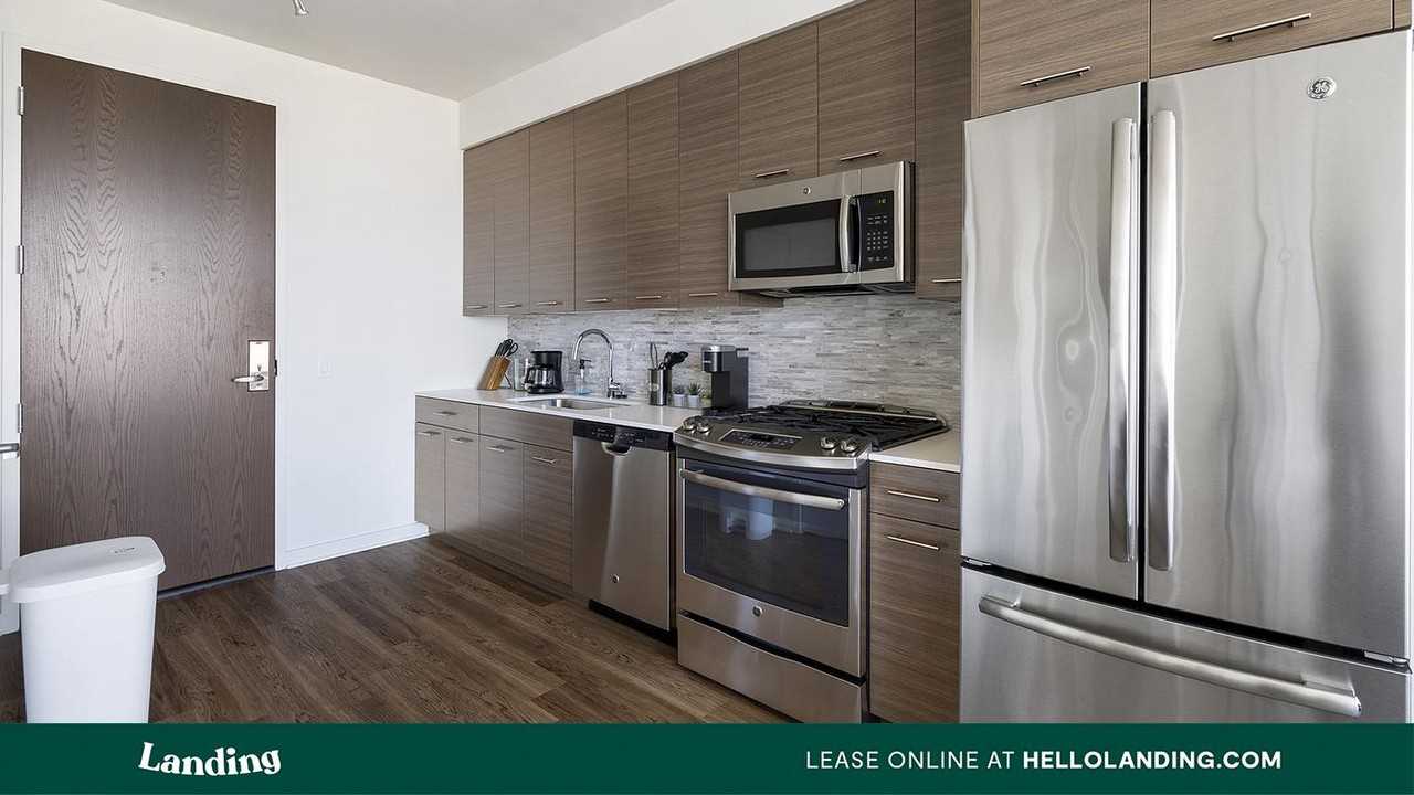 347 W Chestnut St - Photo 6 of 50