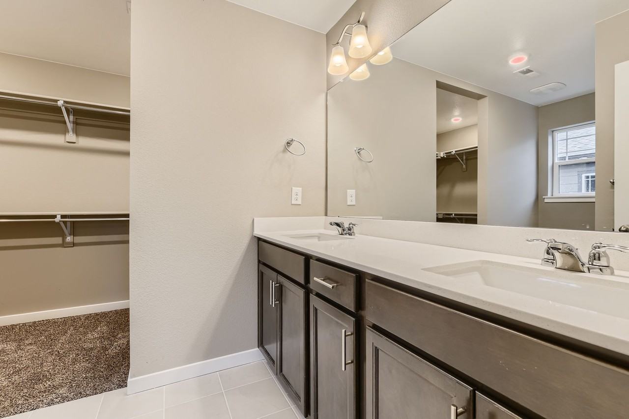 847 N Quatar St - Photo 6 of 14