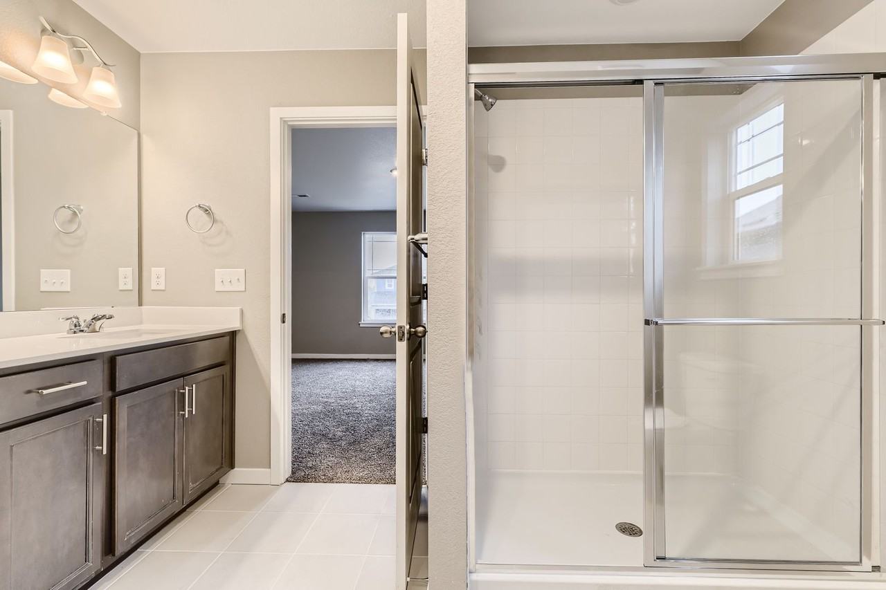 847 N Quatar St - Photo 7 of 14