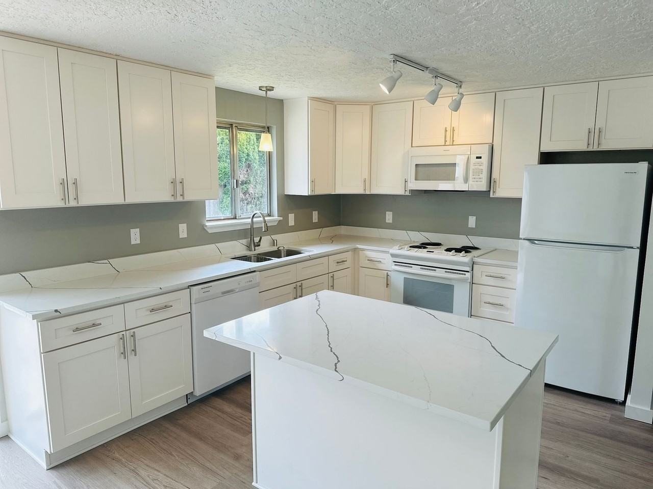 122 Gun Club Rd - Photo 3 of 20